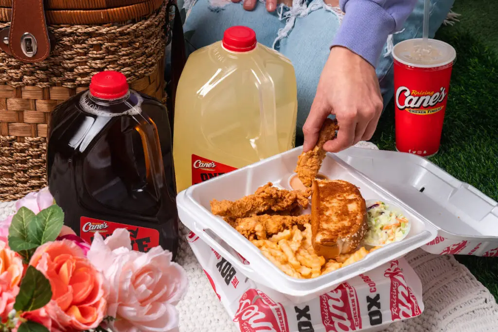 Raising Cane's Is Opening in Hayward This Summer